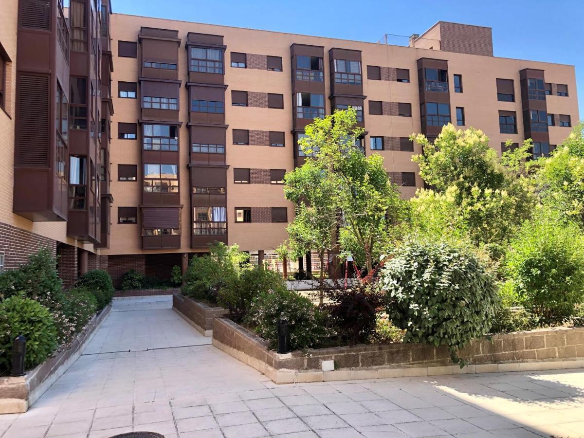 Apartamento Wanda Ifema Con Parking Y Piscina Madrid Eksteriør billede